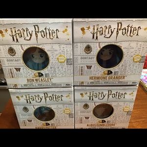New in Box Harry Potter 4 pack Figures 5 Star